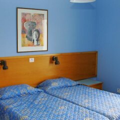 Daphne Hotel Apartments сейф в номере