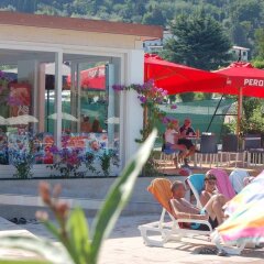 Отель Albatross Camping - Europa Silvella Манерба-дель-Гарда спортивное сооружение