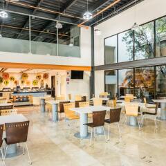 Отель Wyndham Garden Guadalajara Expo гостиничный бар