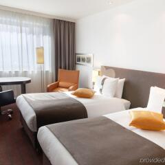 Гостиница Holiday Inn Almaty комната для гостей фото 3