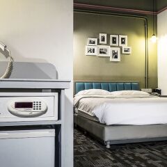 Kam Leng Hotel сейф в номере фото 2