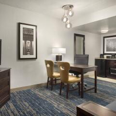 Отель Embassy Suites Columbus Колумбус удобства в номере
