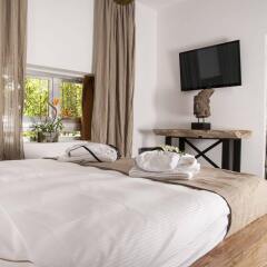Отель Sevenmaze Charming House Бари комната для гостей фото 5