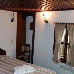 Отель Parlapanova Guest House - Pool Access Боженци сейф в номере