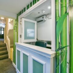 Отель Studios 2 Let North Gower интерьер отеля