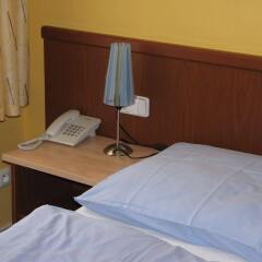 Отель Aparthotel Austria Suites комната для гостей