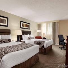 Отель Crowne Plaza Columbus North- Worthington США, Колумбус - отзывы, цены и фото номеров - забронировать отель Crowne Plaza Columbus North- Worthington онлайн комната для гостей