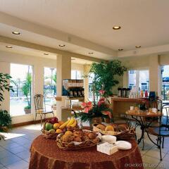 West Beach Inn, a Coast Hotel интерьер отеля