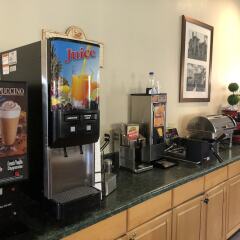 Отель Econo Lodge Inn & Suites Hardeeville I-95 Хардивилль питание