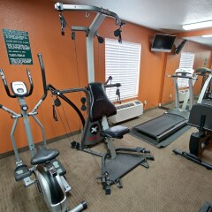 Отель Best Western Airport Inn & Suites фитнесс-зал фото 4