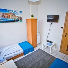 Отель B Movie Guest Rooms сауна