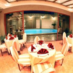 Отель Al Liwan Suites питание