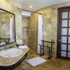 Отель Hoi An Riverside Resort & Spa ванная