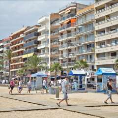 Отель Apartaments Sala Mar Испания, Льорет-де-Мар - отзывы, цены и фото номеров - забронировать отель Apartaments Sala Mar онлайн пляж