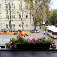 Гостиница На Площади Украина, Львов - 1 отзыв об отеле, цены и фото номеров - забронировать гостиницу На Площади онлайн балкон