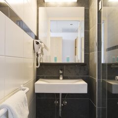 Отель Bastion Hotel Schiphol / Hoofddorp Нидерланды, Хофддорп - 1 отзыв об отеле, цены и фото номеров - забронировать отель Bastion Hotel Schiphol / Hoofddorp онлайн ванная фото 2