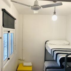 Отель Mucha Masia Hostel Rural-Urbà Испания, Эль-Прат-де-Льобрегат - отзывы, цены и фото номеров - забронировать отель Mucha Masia Hostel Rural-Urbà онлайн в номере фото 2