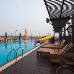Отель B your home Hotel Donmueang Airport Bangkok Таиланд, Бангкок - отзывы, цены и фото номеров - забронировать отель B your home Hotel Donmueang Airport Bangkok онлайн бассейн фото 3