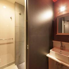 Отель Centurion Hotel Residential Akasaka Япония, Токио - отзывы, цены и фото номеров - забронировать отель Centurion Hotel Residential Akasaka онлайн ванная фото 2