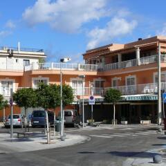 Отель Hostal Jakiton парковка