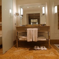Charisma De Luxe Hotel in Kusadasi, Turkiye from 95$, photos, reviews - zenhotels.com bathroom photo 3