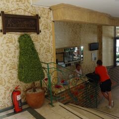 Отель Maxwell Holiday Club - Adults Only интерьер отеля
