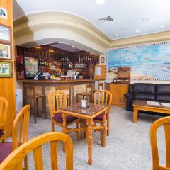 Отель Hostal Los Corchos гостиничный бар фото 2