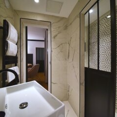 Отель Innova Франция, Париж - 1 отзыв об отеле, цены и фото номеров - забронировать отель Innova онлайн ванная фото 2