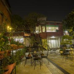 Отель OYO 131 Hotel Milarepa Непал, Катманду - отзывы, цены и фото номеров - забронировать отель OYO 131 Hotel Milarepa онлайн питание