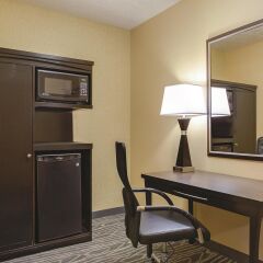 Отель La Quinta Inn & Suites Logan удобства в номере