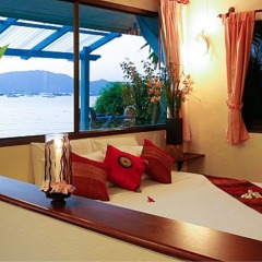 Отель Aochalong Villa Resort & Spa Таиланд, Бухта Чалонг - отзывы, цены и фото номеров - забронировать отель Aochalong Villa Resort & Spa онлайн комната для гостей