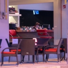 Отель Hideaway Guest House And Bar