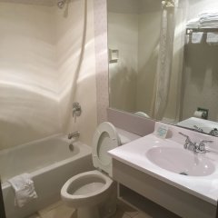 Microtel Inn & Suites by Wyndham Richmond Airport in Sandston, United States of America from 78$, photos, reviews - zenhotels.com bathroom photo 2