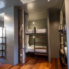 Here Hostel Бангкок комната для гостей фото 4