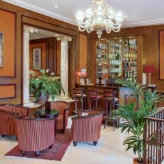 Отель Best Western Hôtel de Neuville гостиничный бар