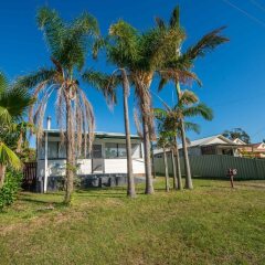 Beach House On James Patterson In Anna Bay Australia From 303 Photos Reviews Zenhotels Com