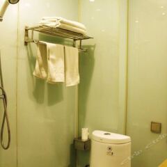 Tian Hai Chain Hotel (Jiujiang RT-Mart Jiurui Road) ванная