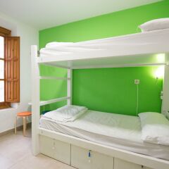 Oh My Hostel сейф в номере