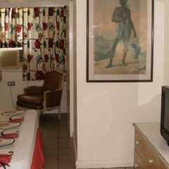 Pineapple Court Hotel развлечения