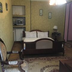 Отель Guest House Zemeli Тбилиси сейф в номере