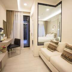 Отель Locals Sukhumvit ThongLor Vtara 36 Бангкок комната для гостей фото 5