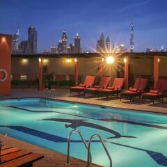 Отель Jumeira Rotana бассейн