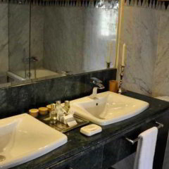 Отель Riad Maison Bleue And Spa Марокко, Фес - отзывы, цены и фото номеров - забронировать отель Riad Maison Bleue And Spa онлайн ванная