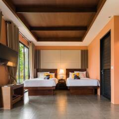 Отель Anda Lanta Resort Ланта сейф в номере