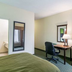 Quality Inn & Suites near I-80 and I-294 in Harvey, United States of America from 83$, photos, reviews - zenhotels.com room amenities photo 2