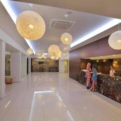 Nelia Beach Hotel интерьер отеля