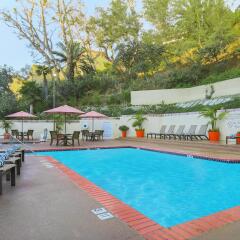 Отель Hilton Garden Inn Los Angeles/Hollywood Лос-Анджелес бассейн