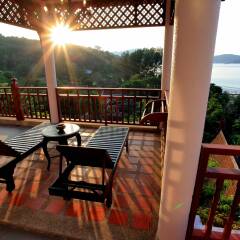 Отель Thavorn Beach Village Resort & Spa Phuket Таиланд, Пхукет - 4 отзыва об отеле, цены и фото номеров - забронировать отель Thavorn Beach Village Resort & Spa Phuket онлайн балкон