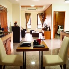 The Route Sriracha Hotel and Residence питание