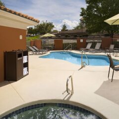 Отель Fairfield Inn & Suites by Marriott Albuquerque Airport бассейн